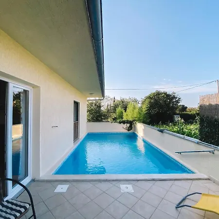 Anika Villa Zminj